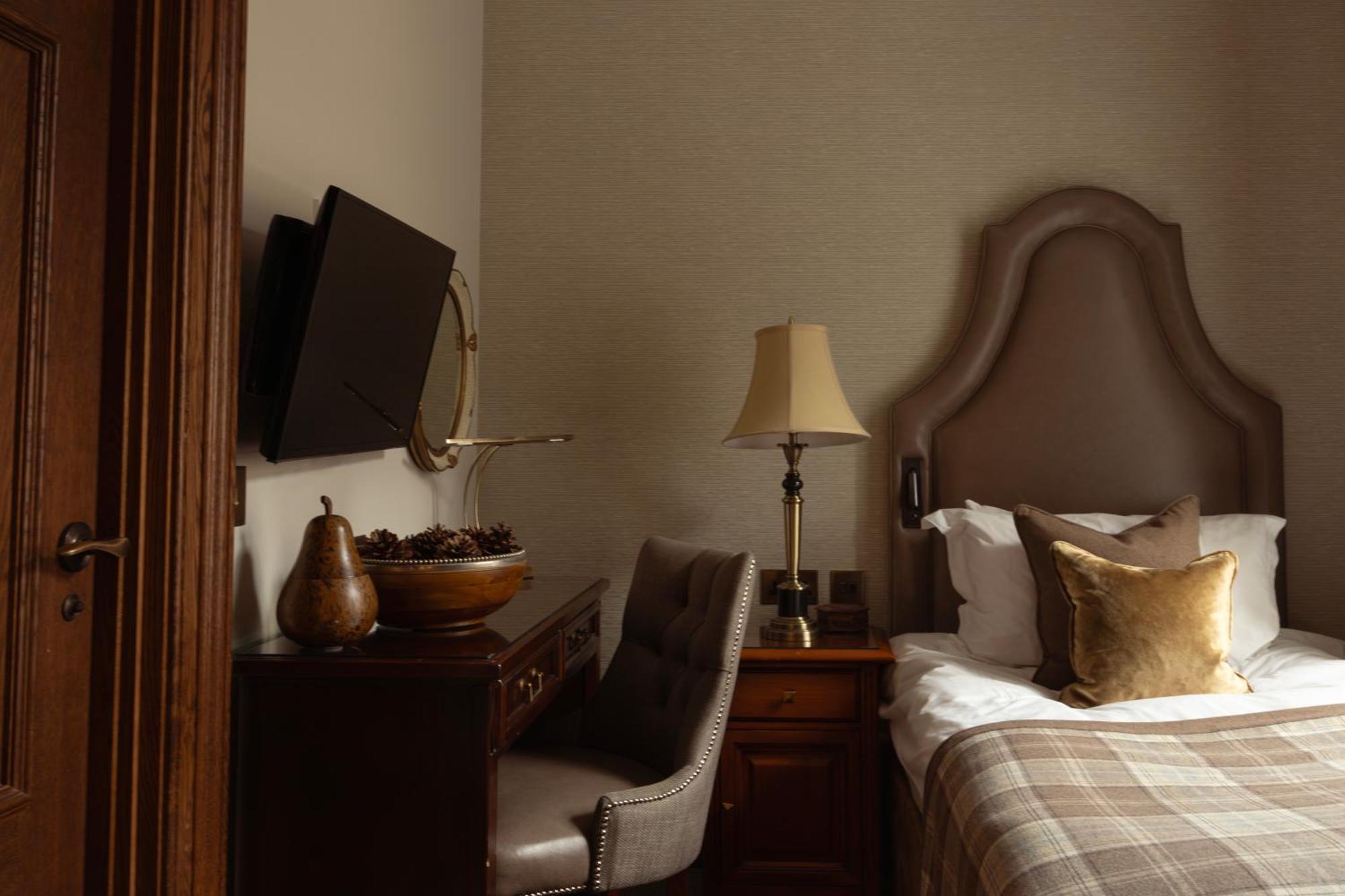 The Station Hotel Rothes Eksteriør billede